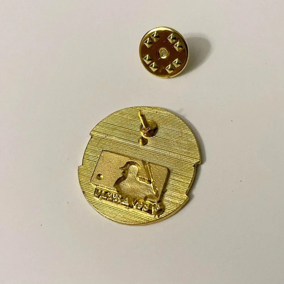 Vintage 1993 MLB American League Champions Toronto Blue Jays Souvenir Pin - Picture 5 of 8